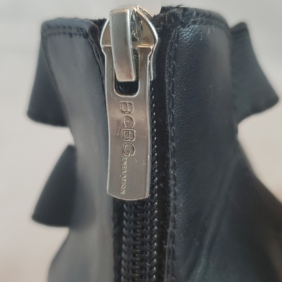 BCBGENERATION Bevlea Wedge Sandaks - Picture 6 of 10